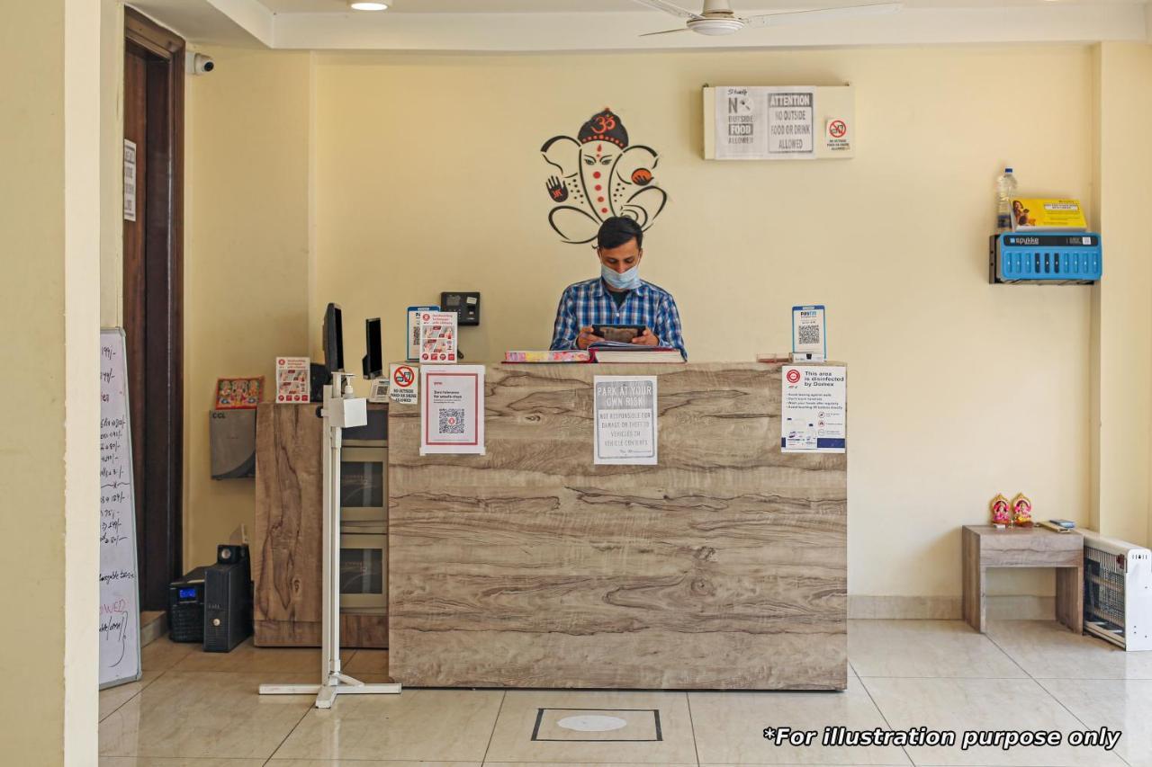 Super Hotel O Hotel Gold Star Új-Delhi Kültér fotó
