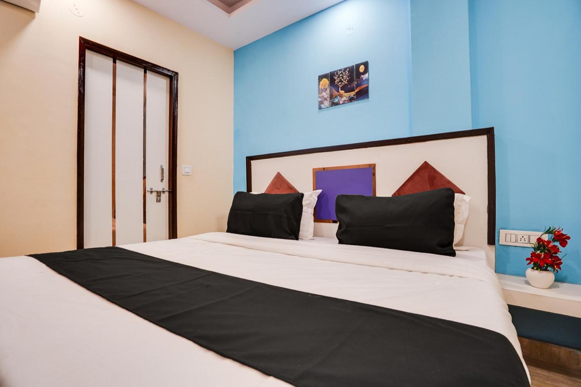 Super Hotel O Hotel Gold Star Új-Delhi Kültér fotó