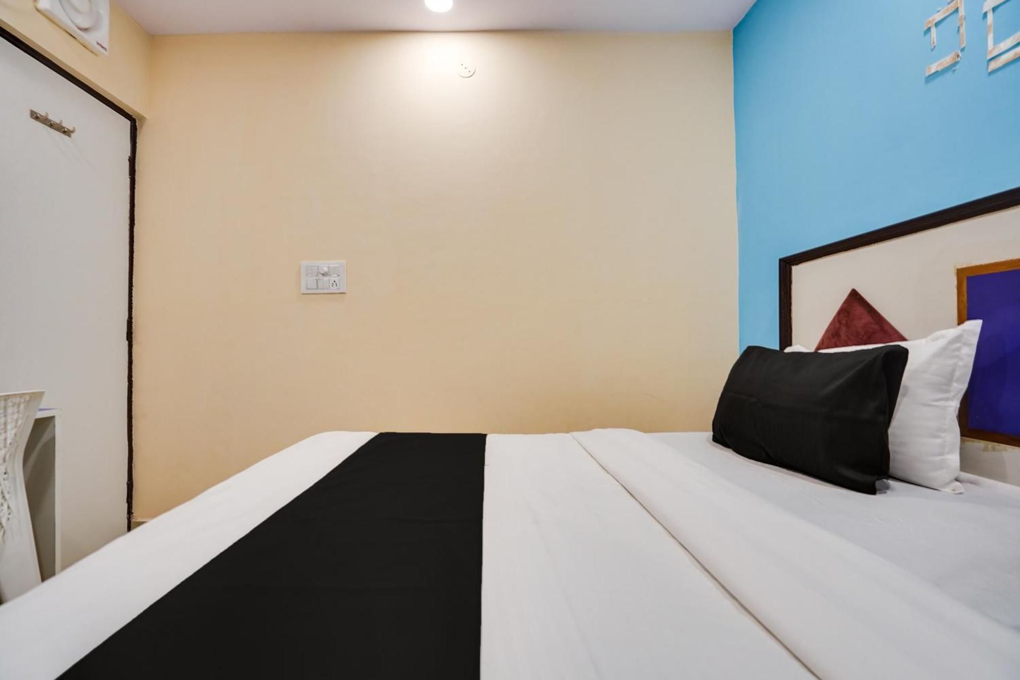 Super Hotel O Hotel Gold Star Új-Delhi Kültér fotó