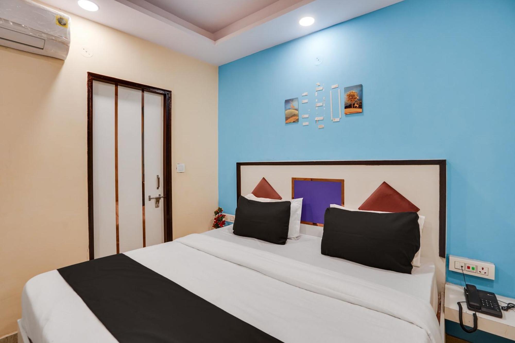 Super Hotel O Hotel Gold Star Új-Delhi Kültér fotó