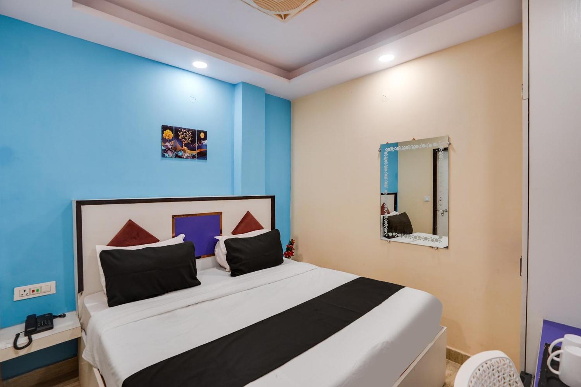 Super Hotel O Hotel Gold Star Új-Delhi Kültér fotó