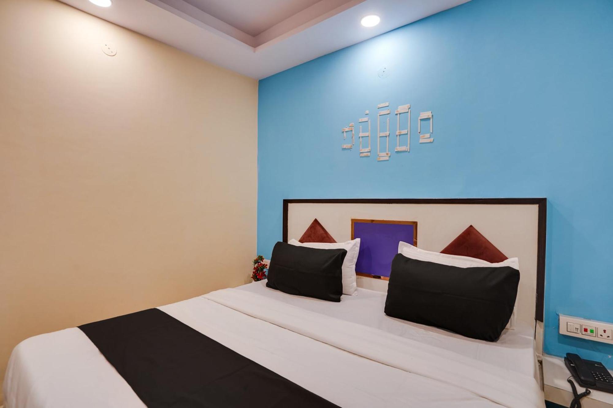 Super Hotel O Hotel Gold Star Új-Delhi Kültér fotó