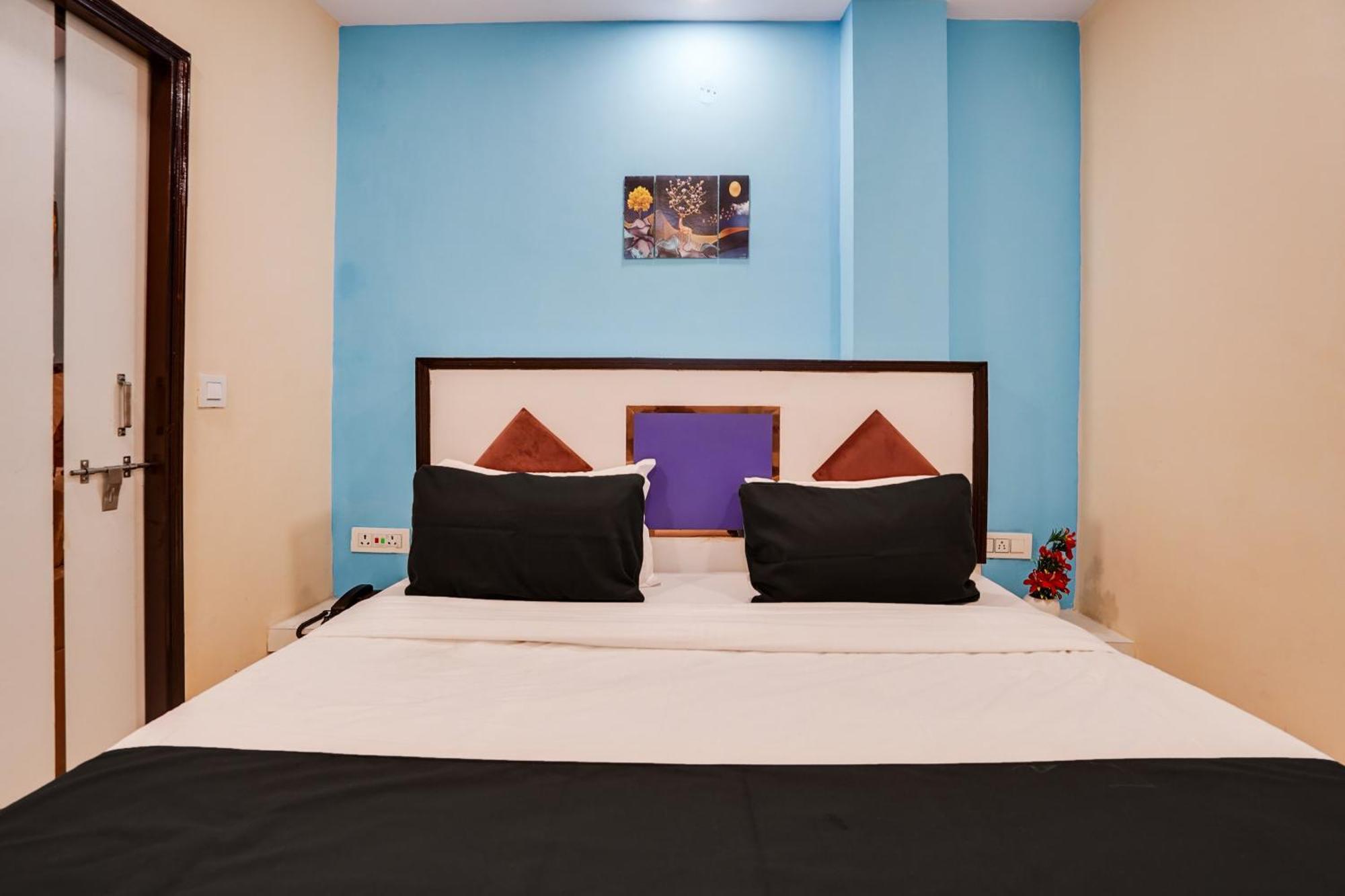 Super Hotel O Hotel Gold Star Új-Delhi Kültér fotó